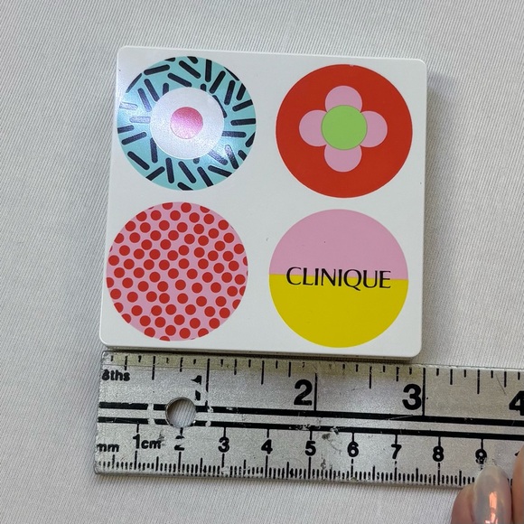 Clinique Eyeshadow Duo and Blush Palette with Mirror - Picture 4 of 4